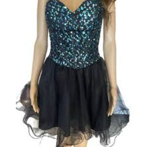Deb Sleeveless Sweetheart Neckline Blue Sequin Tulle Formal Dress Size 3/4